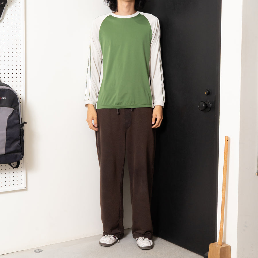 UNIQLO POLYESTER RAGLAN L/S TEE