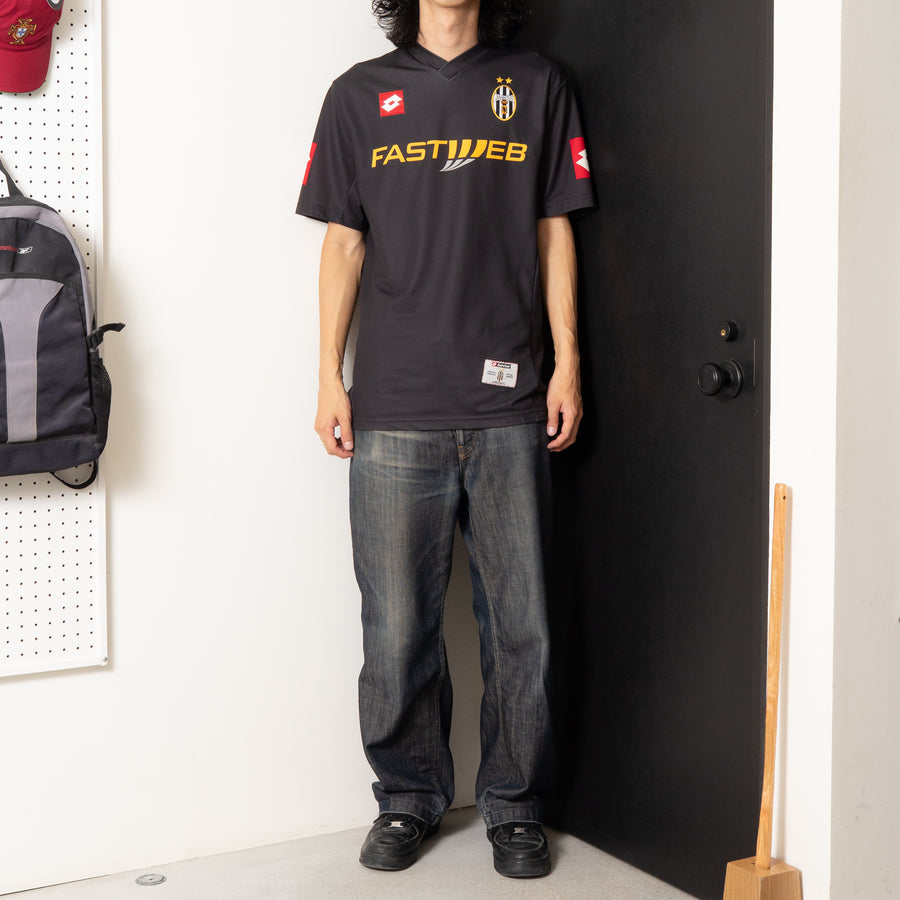 01/02 JUVENTUS AWAY JERSEY